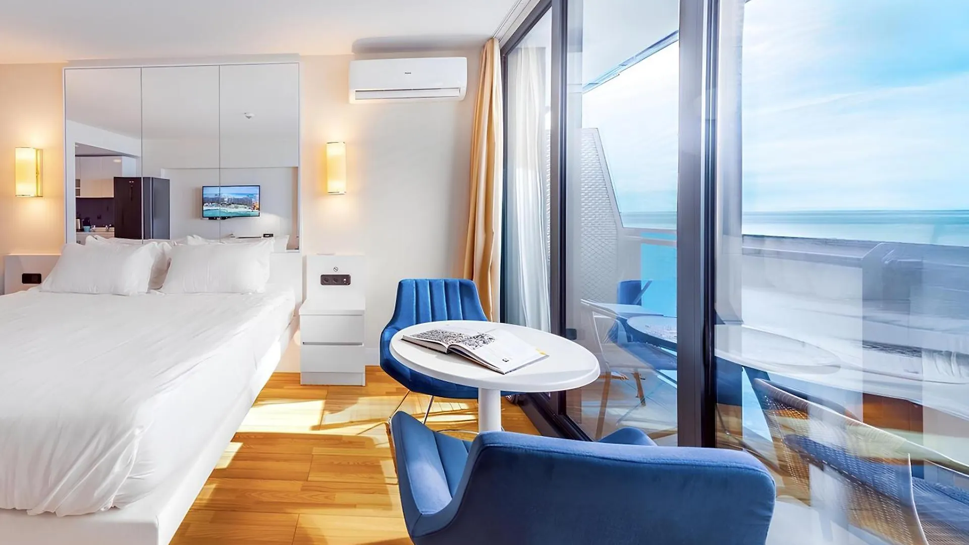 King Suite Panorama Central Hotel Batumi