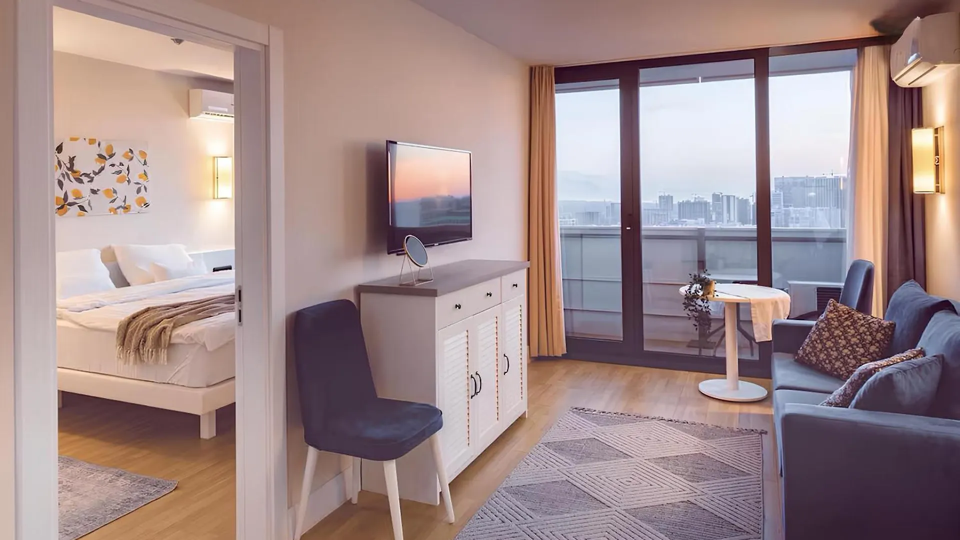 King Suite Panorama Central Hotel Batumi