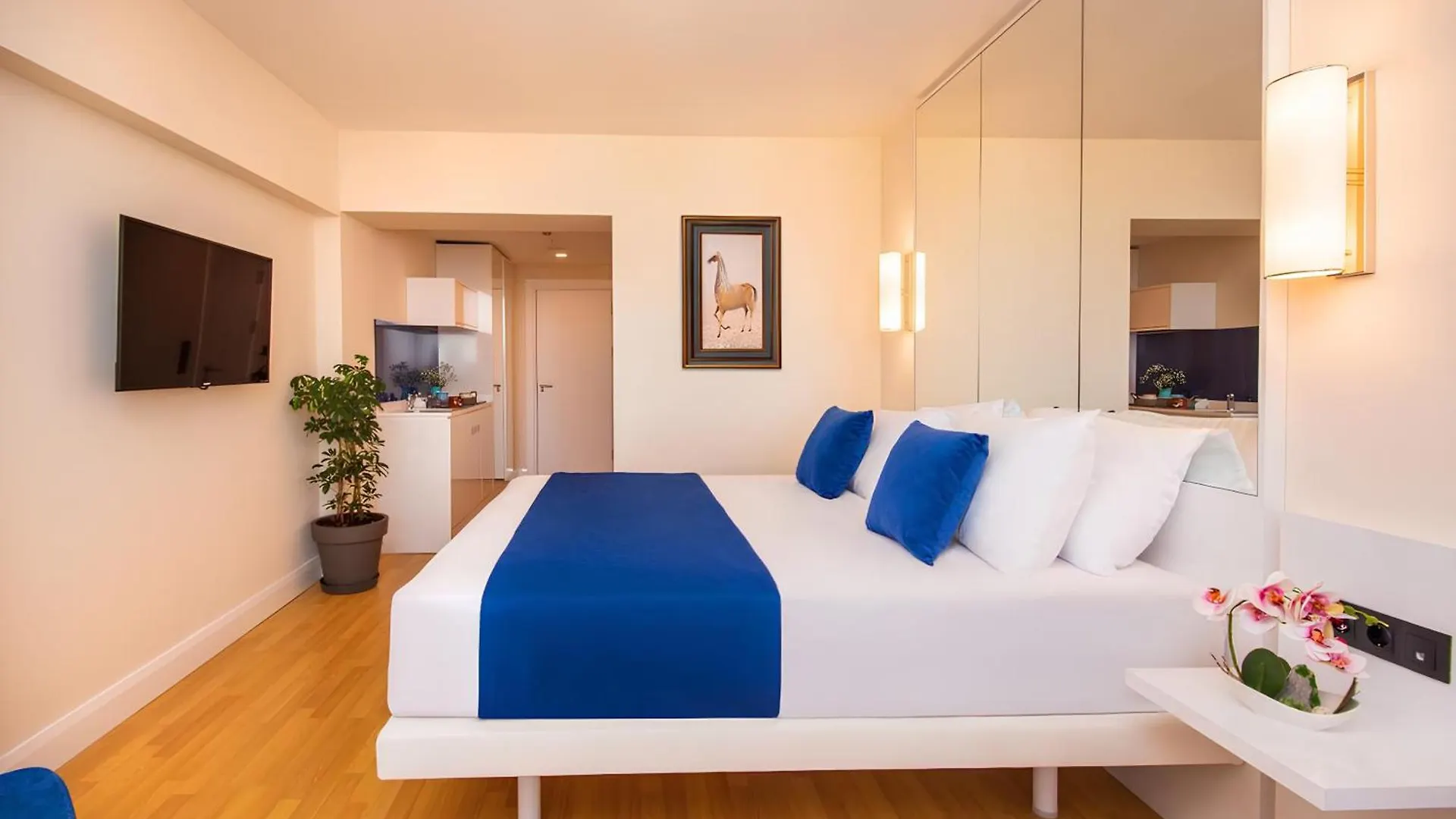 King Suite Panorama Central Hotel Batumi