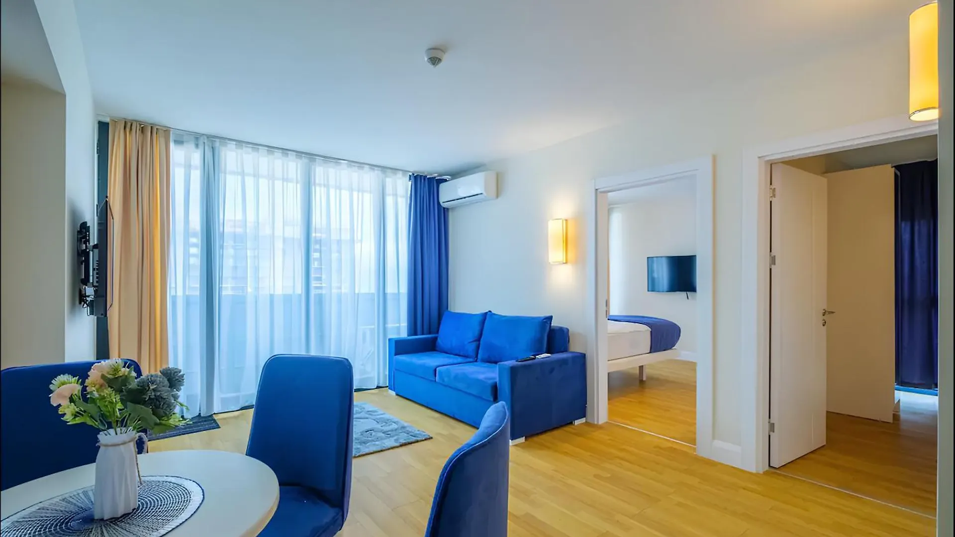King Suite Panorama Central Hotel Batumi 0*,